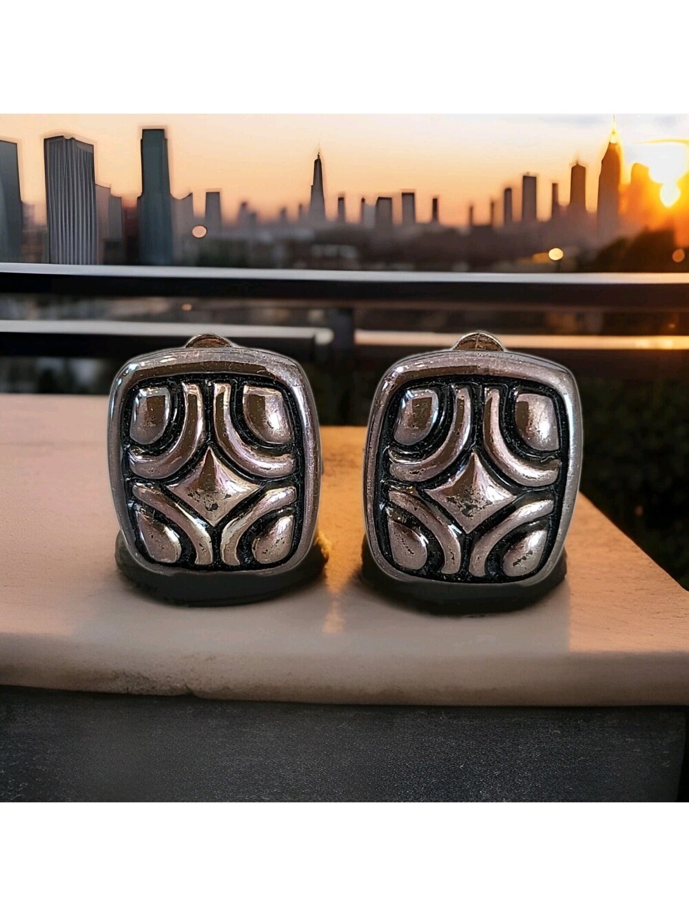 Vintage Black Silver Tone Chunky Ornate Clip-On Earrings K67